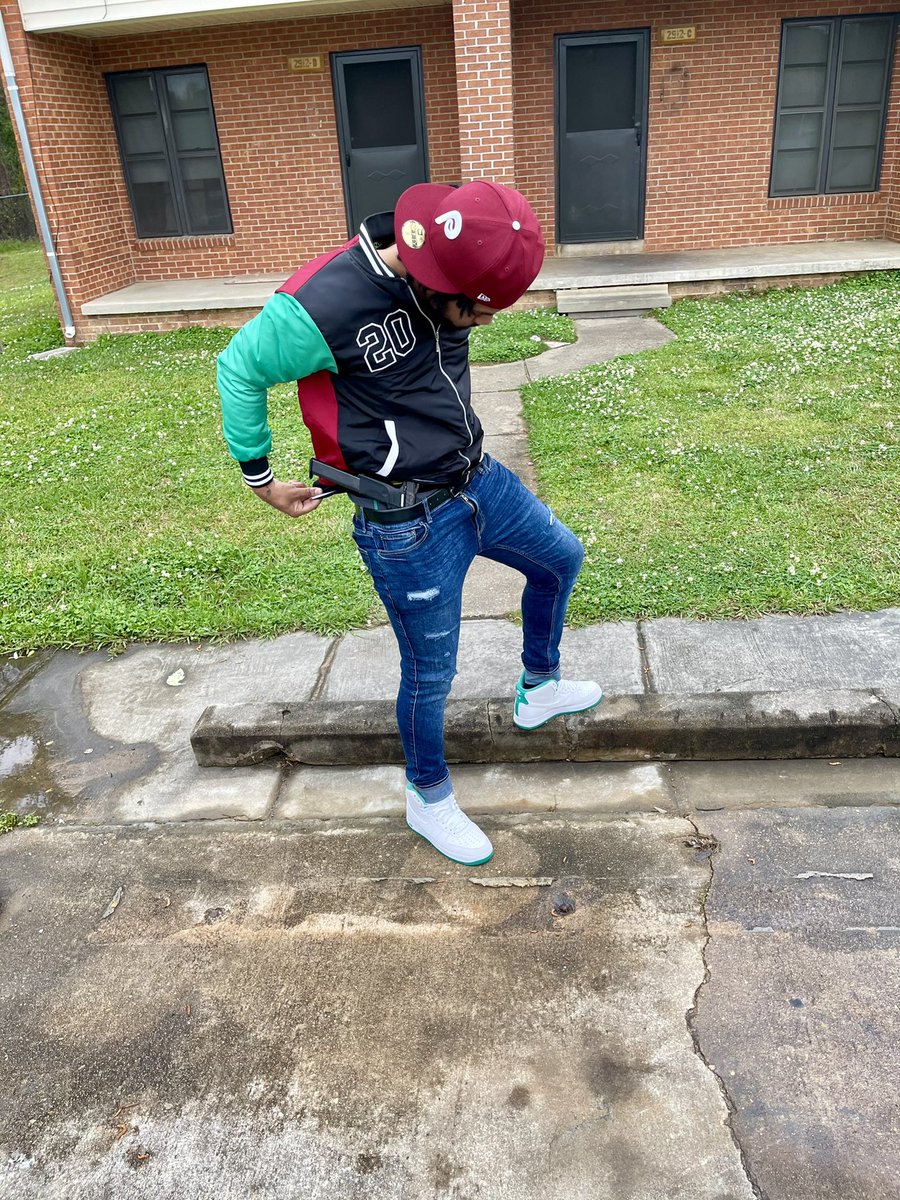 MjayDaGr8's tweet image. I might get talked about but ion get touched #DaGr8™️ #GoldMemberShitOnly #six78 #8Baby @_MoneyG_