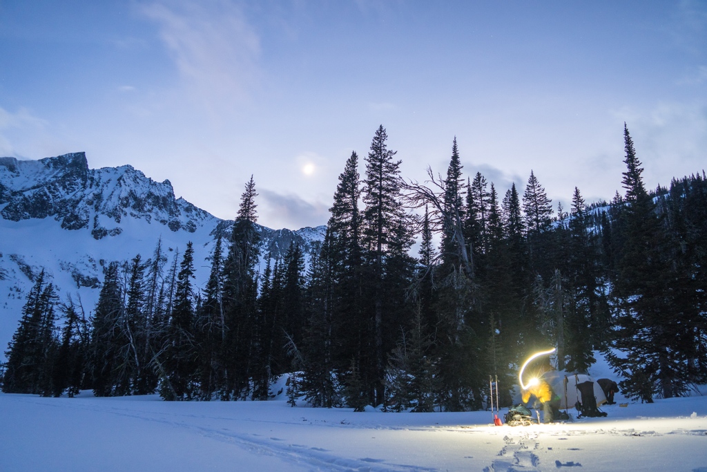 Alexmaiernature's tweet photo. Setting up camp in the Crazies. We finally got out for an overnight splitboarding trip. 

#mountains #explore  #wildernesstherapy #wildernessculture #intothewoods #instagood #outdoors  #wanderers #hikersofinstagram https://t.co/48AZWDsNHY