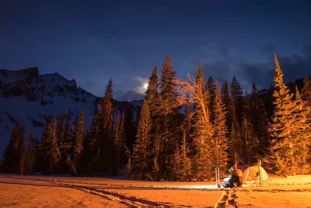 Alexmaiernature's tweet photo. Setting up camp in the Crazies. We finally got out for an overnight splitboarding trip. 

#mountains #explore  #wildernesstherapy #wildernessculture #intothewoods #instagood #outdoors  #wanderers #hikersofinstagram https://t.co/48AZWDsNHY