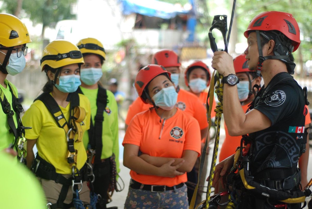 BCERTOfficial's tweet photo. We are honored to be trained by the team leader of Professional Access Consultancy-Cebu on the basics of rope rescue. The RR1 is a training process which aims to identify personnel and create an adversary for both units. #roperescuetraining1#masterthebasics#forhumanityandcountry https://t.co/iQbOTxcSMW