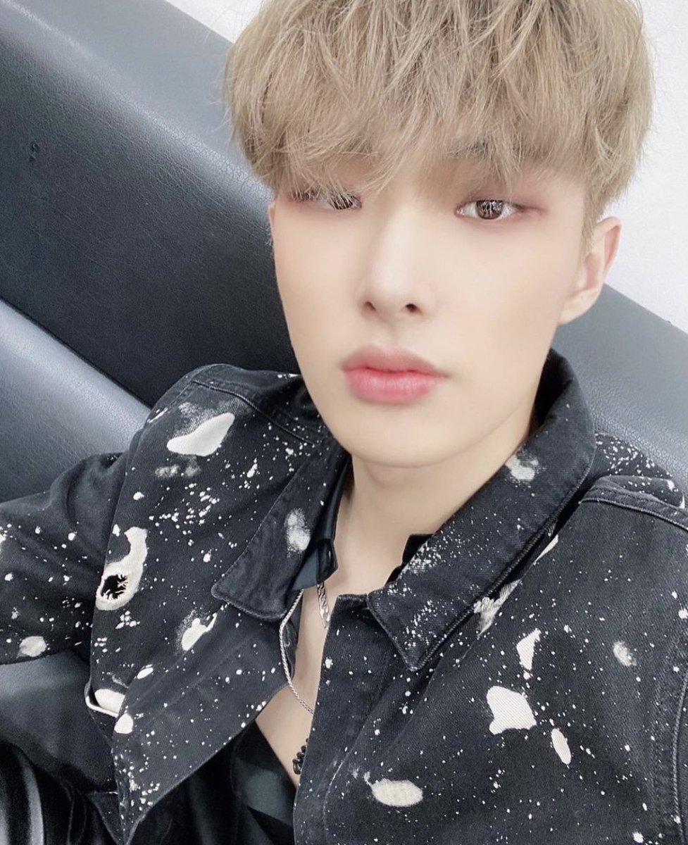 🐰🏴🖤ATEEZ SEONGHWA🌟🍓𓂃𓊝𓄹𓄺 on X: 🐰🏴🖤ATEEZ SEONGHWA🌟🍓𓂃𓊝𓄹𓄺 on X: