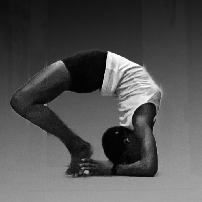 IngyAustin's tweet photo. “You can’t always protect your heart; sometimes the only way to be safe is to open it.”
#forearmwheel #wheelposevariation #forearmwheelpose #backbendpractice #openyourheart #protectyourheart #besafe #openheartchakra #backbend #openchakras #vulnerability #emotionalrelease #bend https://t.co/Jnofwi0eDP