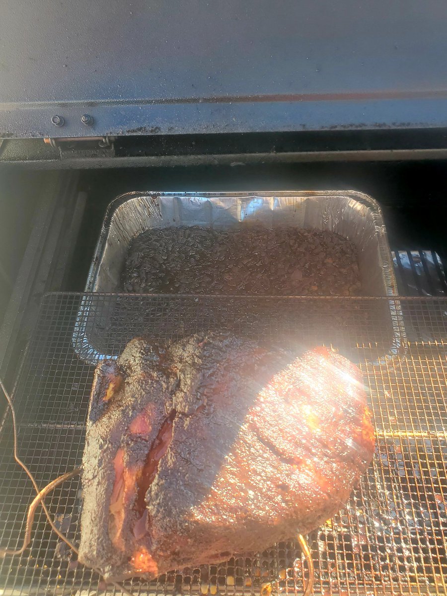 SoJoBmanUtefan's tweet photo. And this one's name shall be...
The Golden Child 🔥💨🍻🤘
#BostonButt
#TimeToWrap
#Peachys
#BaconFat
#PUBBeer https://t.co/Uhh7HPK57Q