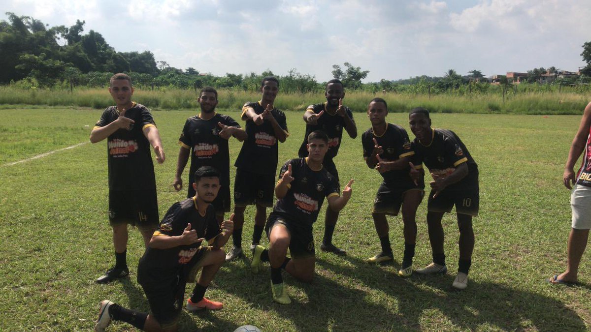 MeninosVila19's tweet photo. Na foto nossos atletas “ Gêmeos, Tripinha, PK, cirino, Neymarzin, Mirral, Milton, Mirandinha “. Qualidade aqui não falta 😎 https://t.co/7IKHleM5u8