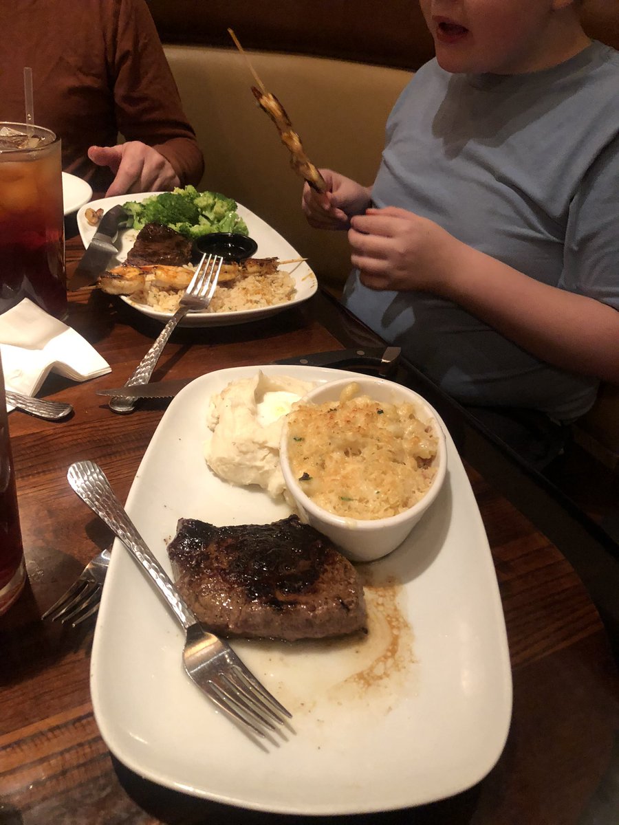 That food was so good from late I’m still full!!! That’s when you know the food was BOMB AF!!! ABSOLUTELY 0 complaints 🙌🏻  #longhorn #steakhouse !! #gaintrain #gaintrick #gainfollowersfast #gainfollowtrain #gainfollowersquickly #gainparty #gainwithbundi #gainwithspikes
