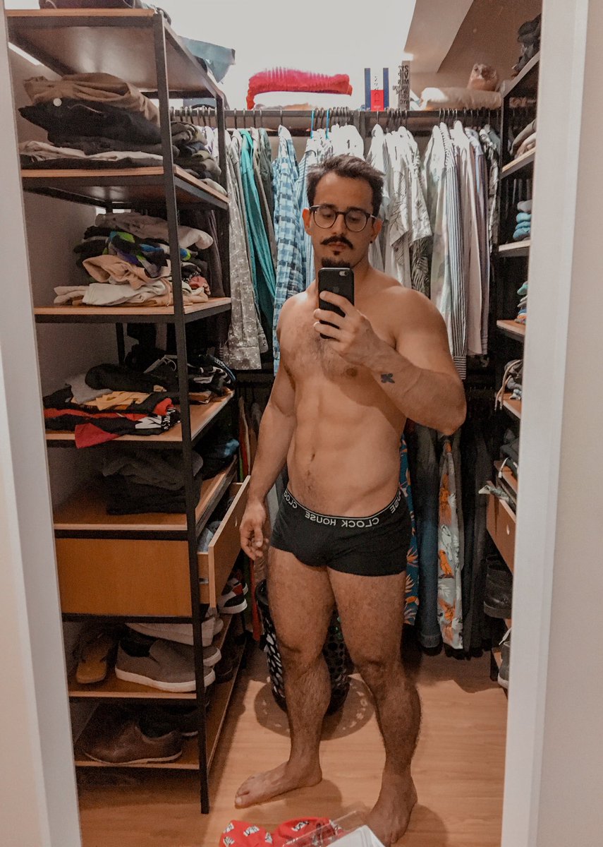 oaparecidorenan's tweet photo. Testando o espelho novo do “closet” 🙃 https://t.co/SZlUSEmPrE