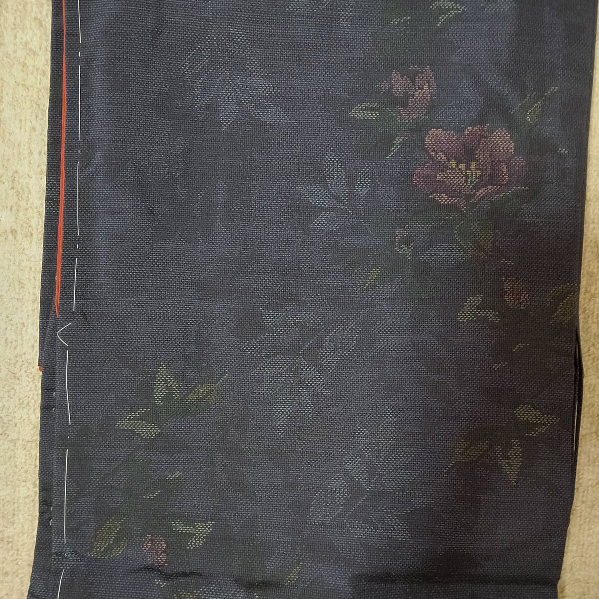 着物リメイクzunezune ズネズネ Pa Twitter 大島紬を送っていただき リメイクしました ひざ丈ワンピース2枚作れそうです 見頃に裏を付けました 持ち込みサイズオーダーはミンネさん経由でお取引が便利です メルカリはできません 着物リメイクワンピース