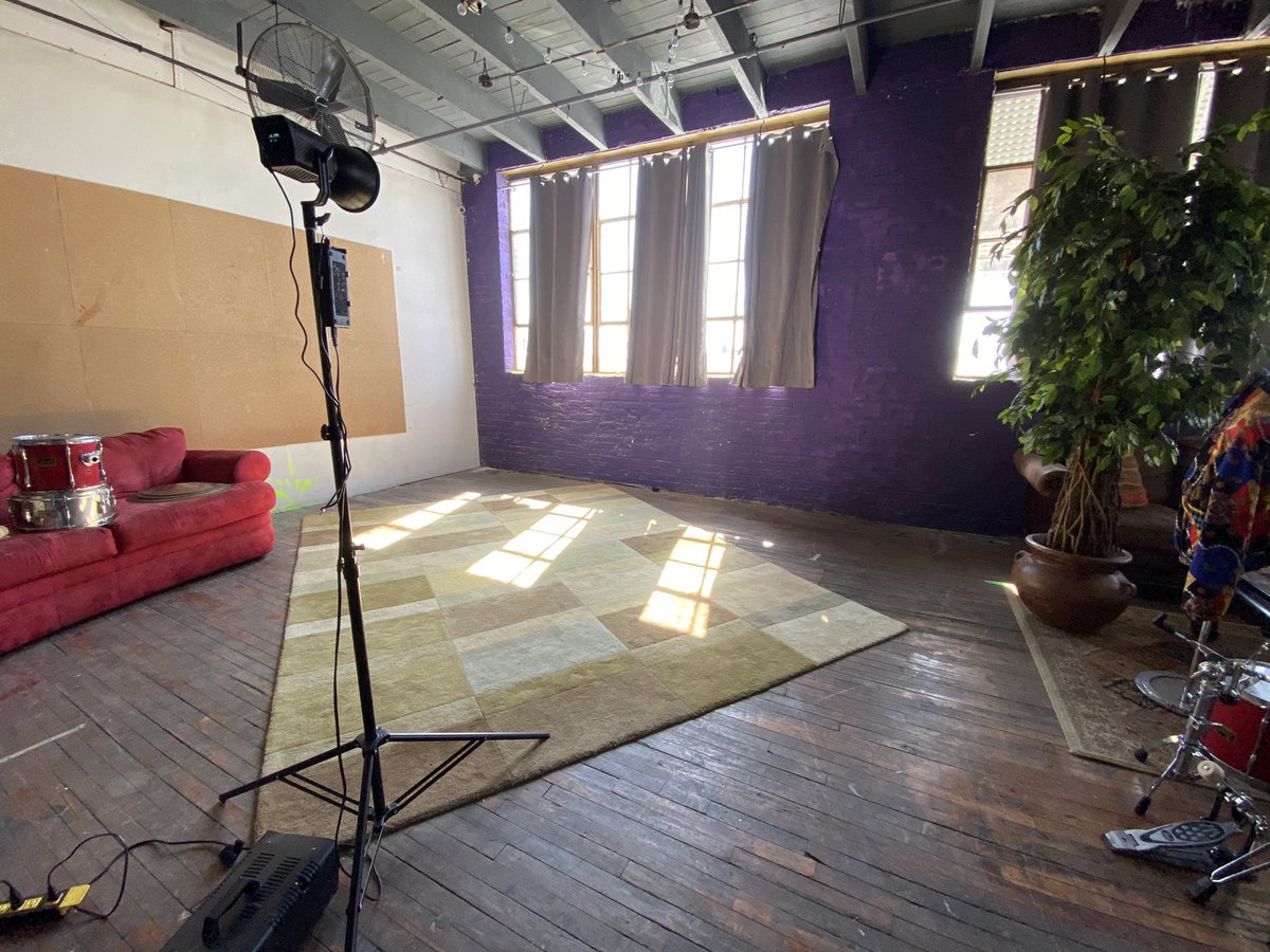 HOTCMEDIA's tweet photo. Our Logan Square location can be converted for all your set design needs! Book today for your next shoot! @Peerspace https://t.co/FVhhp5tBr7 #peerspace #splacer #chicagospace #chicagoplace #photography #videography #videoprojection #setdesign #heartofthecity❤️ https://t.co/7VUkmLJgTG