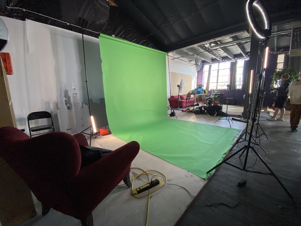 HOTCMEDIA's tweet photo. Our Logan Square location can be converted for all your set design needs! Book today for your next shoot! @Peerspace https://t.co/FVhhp5tBr7 #peerspace #splacer #chicagospace #chicagoplace #photography #videography #videoprojection #setdesign #heartofthecity❤️ https://t.co/7VUkmLJgTG