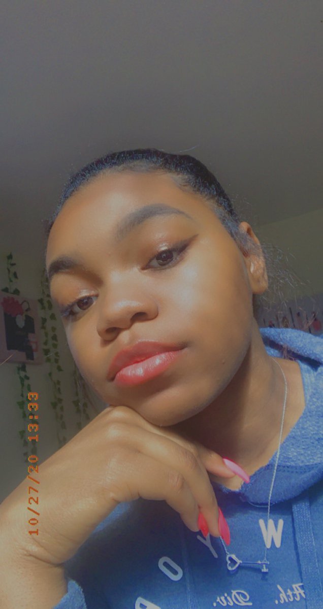 rinaborter's tweet photo. Just for you
(old selfies😌)#selfiesforsof https://t.co/75pQ8N9sXb