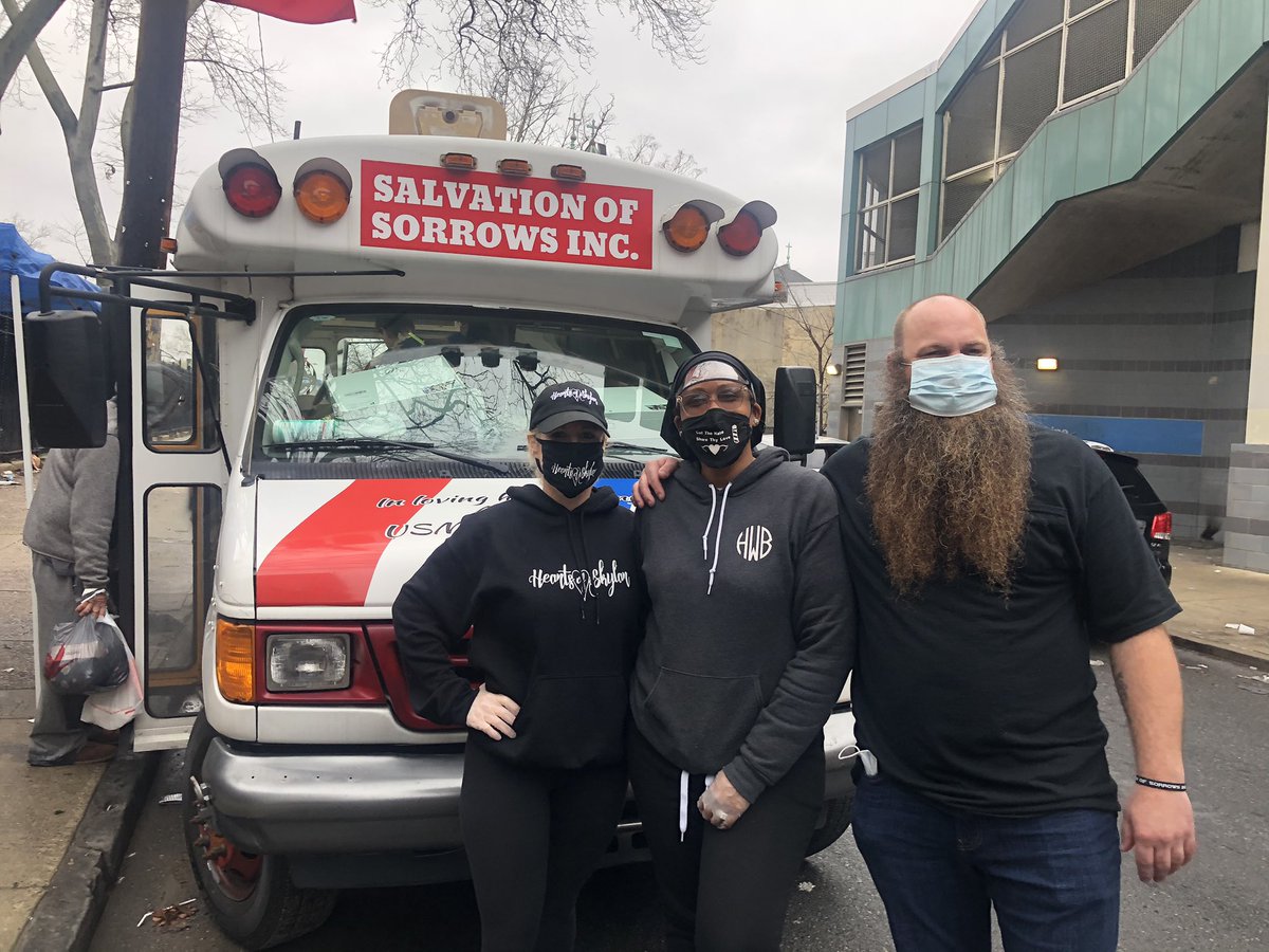 HeartsofSkylar's tweet photo. Thank you to all that donated and volunteered today and for helping us continue our mission!  
*We do get permission to post pictures from those who we do serve in Kensington! https://t.co/TBHfIIyO5n