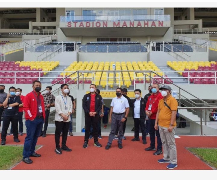 _Aris1234's tweet photo. Gibran menilai panitia pelaksana (panpel) menjalankan prosedur protokol kesehatan (prokes) ketat sebelum masuk ke stadion, termasuk wajib menjalani swab antigen.

#PialaMenporaPatuhiProkes https://t.co/0Wrzl17Cn7