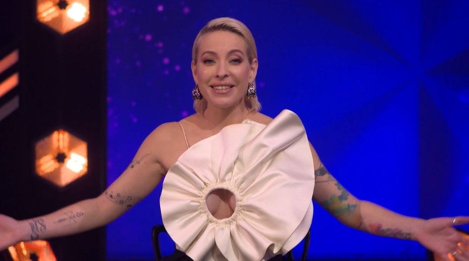 noovo_ca's tweet photo. « Pis moi je me suis plantée en ski » - @MarieMaiReal, fidèle au poste malgré tout ! 💙

#bbcelebrites #noovo https://t.co/A8R3cxJbV5
