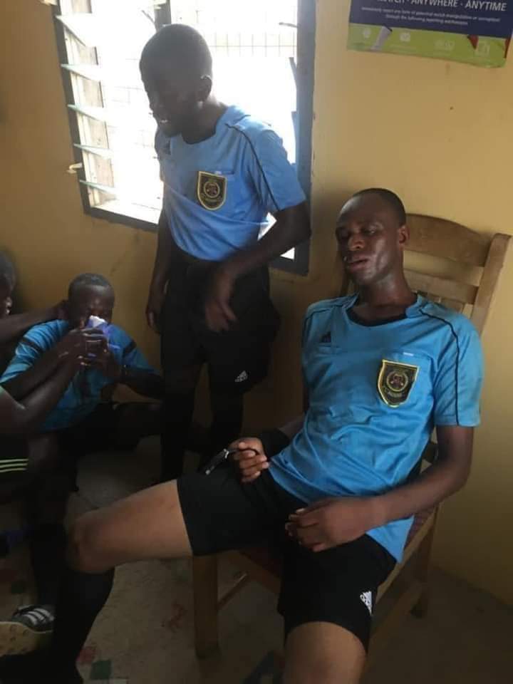 AfricaFactsZone's tweet photo. Some members of the audience, beat the referees in a Second Division Match in Ghana for making a decision they didn't agree with. https://t.co/b1Wm0HVQD4