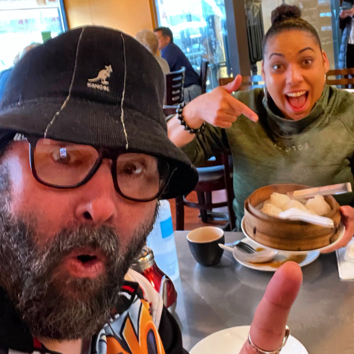 mattyrock2k's tweet photo. Awww shizzle!  What’s the best way to close out the weekend?  Super awesome soup dumplings, crunchy shrimp and spicy shredded pork my peep @aim_ritzy yay!!!  Love!  #foodporn #love #soupdumplings #chinese #foodie #happy #yummy #ruizing #huskyaquaman #kangol https://t.co/6imCwrPmNl