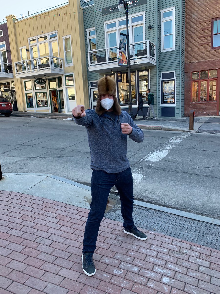 iancholmes23's tweet photo. Starting our descent into NJ and it be a little too bumpy for my comfort. Good thing I have my Soviet-Era steel-wall kremlin hat to protect against #turbulance https://t.co/SX3QOzd7t7