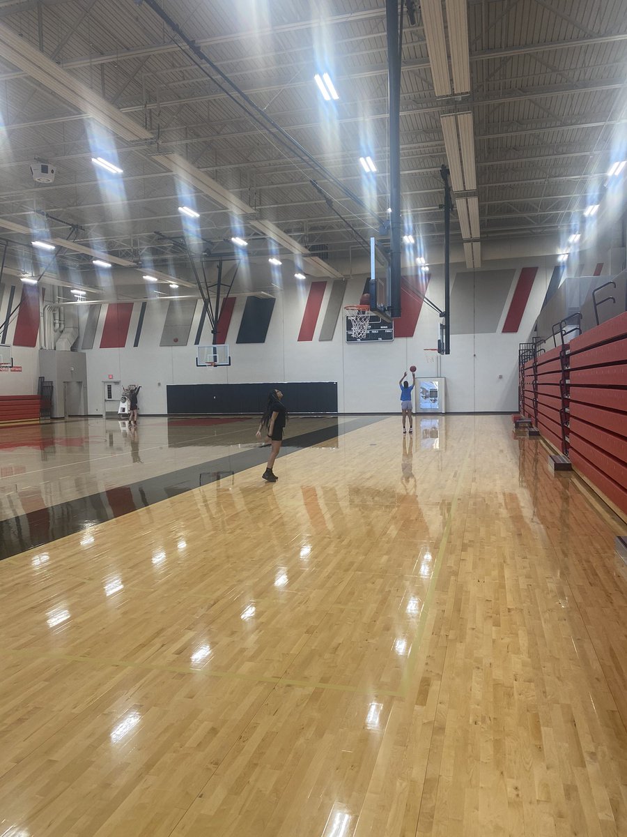 Sunday evening and we in the gym!! I keep telling them it will payoff!!