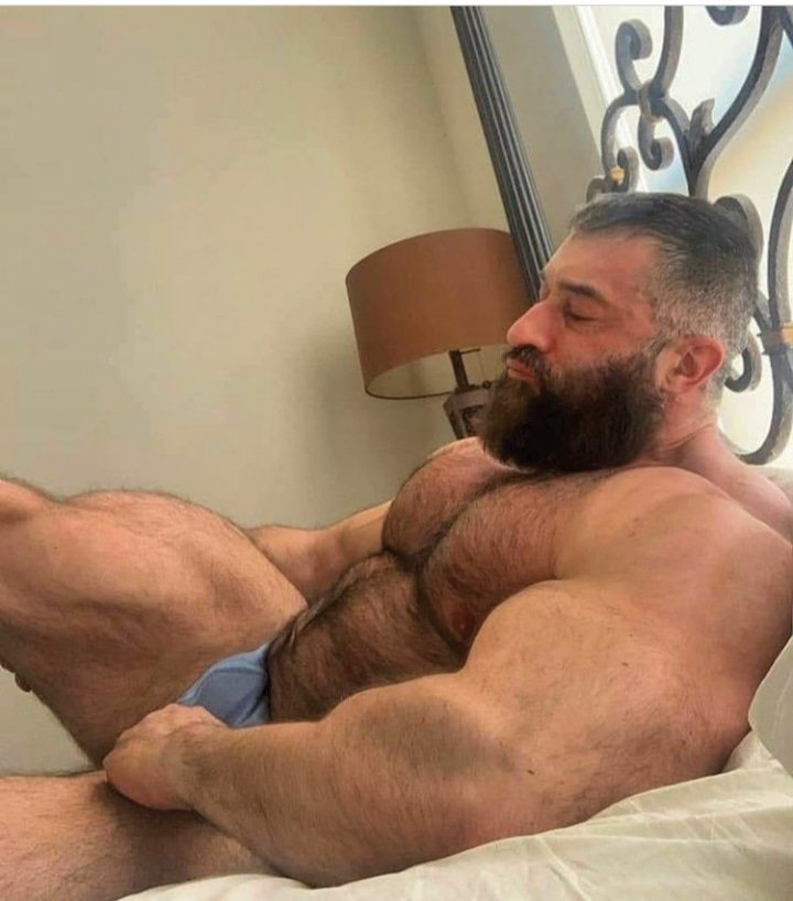 hot_man_gay's tweet photo. 🍼🍼🥵💪😎😍 #hotman #hotmengay #hotmuscle #bigmuscle #bigguy #bigman #biglegs #hairychest #hotbeard #bigpecs #pezones #musculoso #muscleman #homensgostosos #hombreshot https://t.co/S1rNgJSp2A