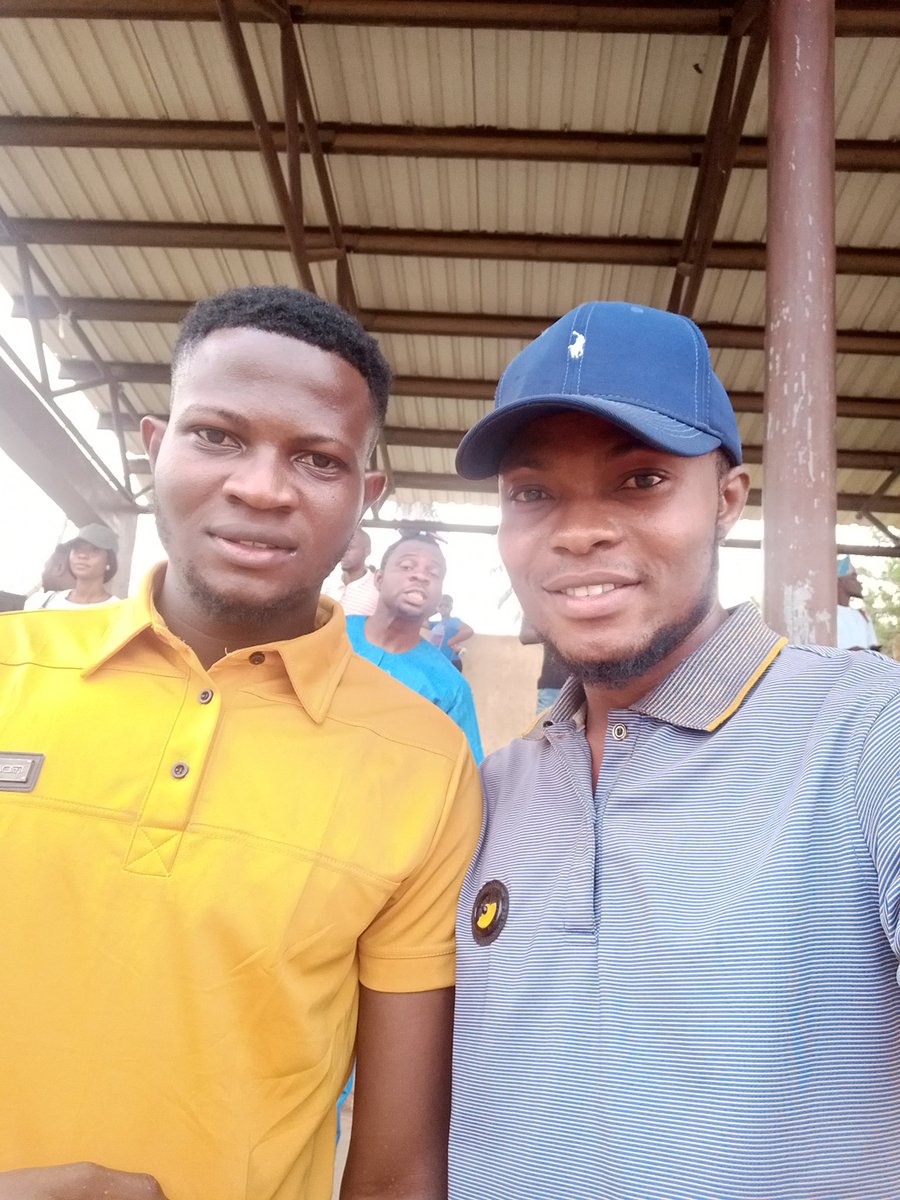 ObarayeseSikiru's tweet photo. Even after the match I belong to #MainIsland team.

Who dey breeeeeeeet

#OsogboChampionship https://t.co/nUcWkV8skI