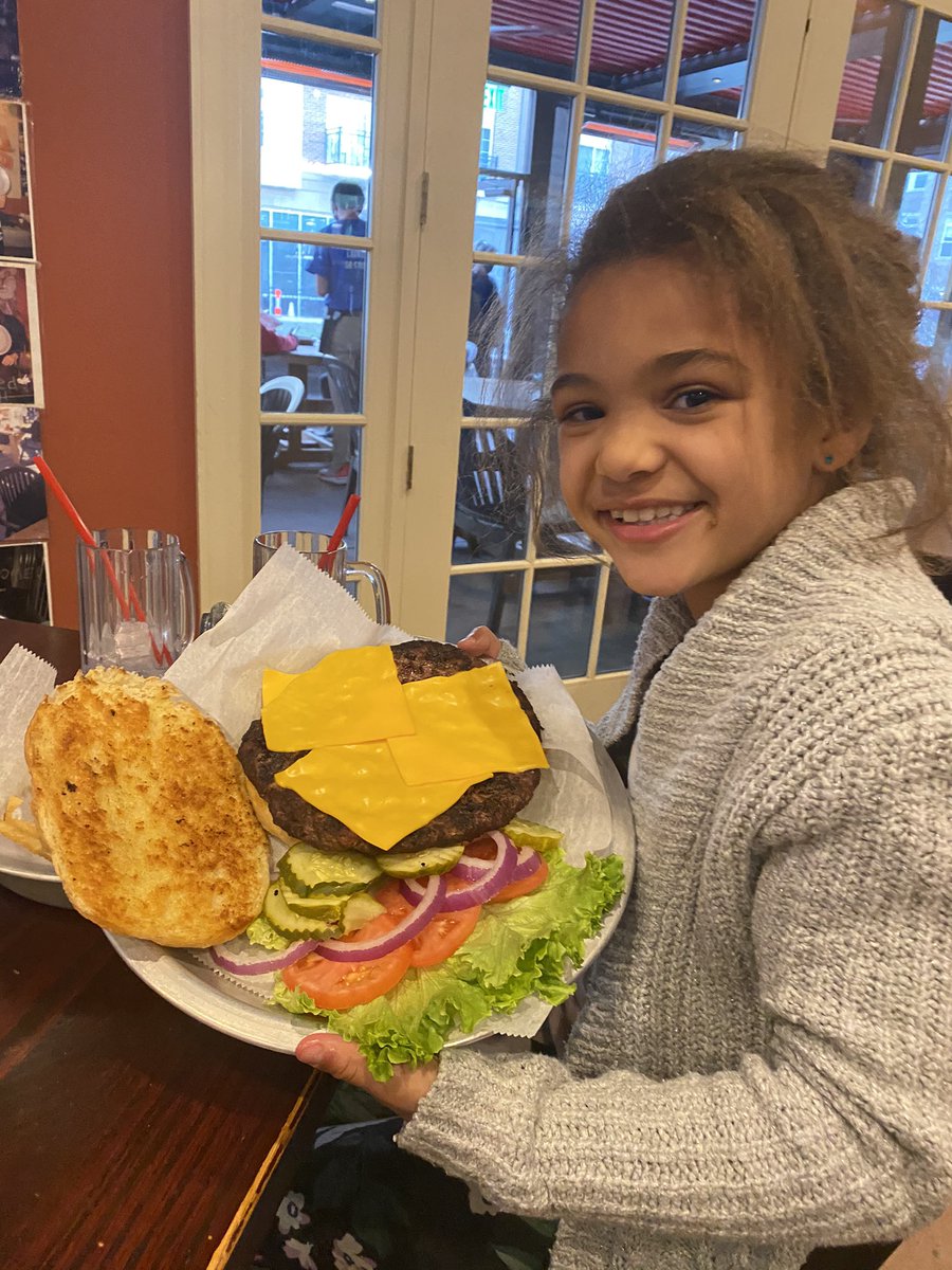 FonsoWhite1's tweet photo. These 2 kids of mine. Dad that burger is insane😂 #biguglyburger @BubsBurgers https://t.co/HYtRYimfjw