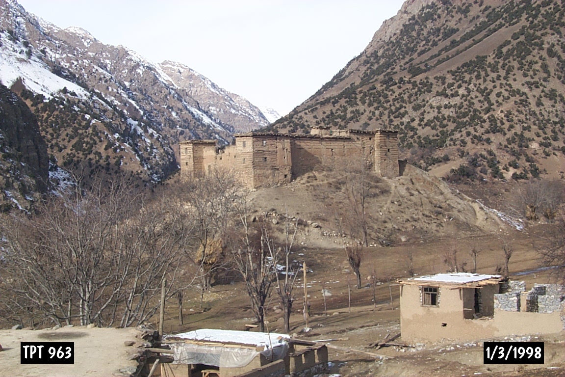 While 2-22 trekked up the Waygal, 1/75 Ranger battalion flew out to the Kantiwa valley much deeper up the Pech, where few US troops would go again.1/75 was expecting a fight but didn't get one. They wound up staying at a fort belonging to the family of their target, Haji Ghafor