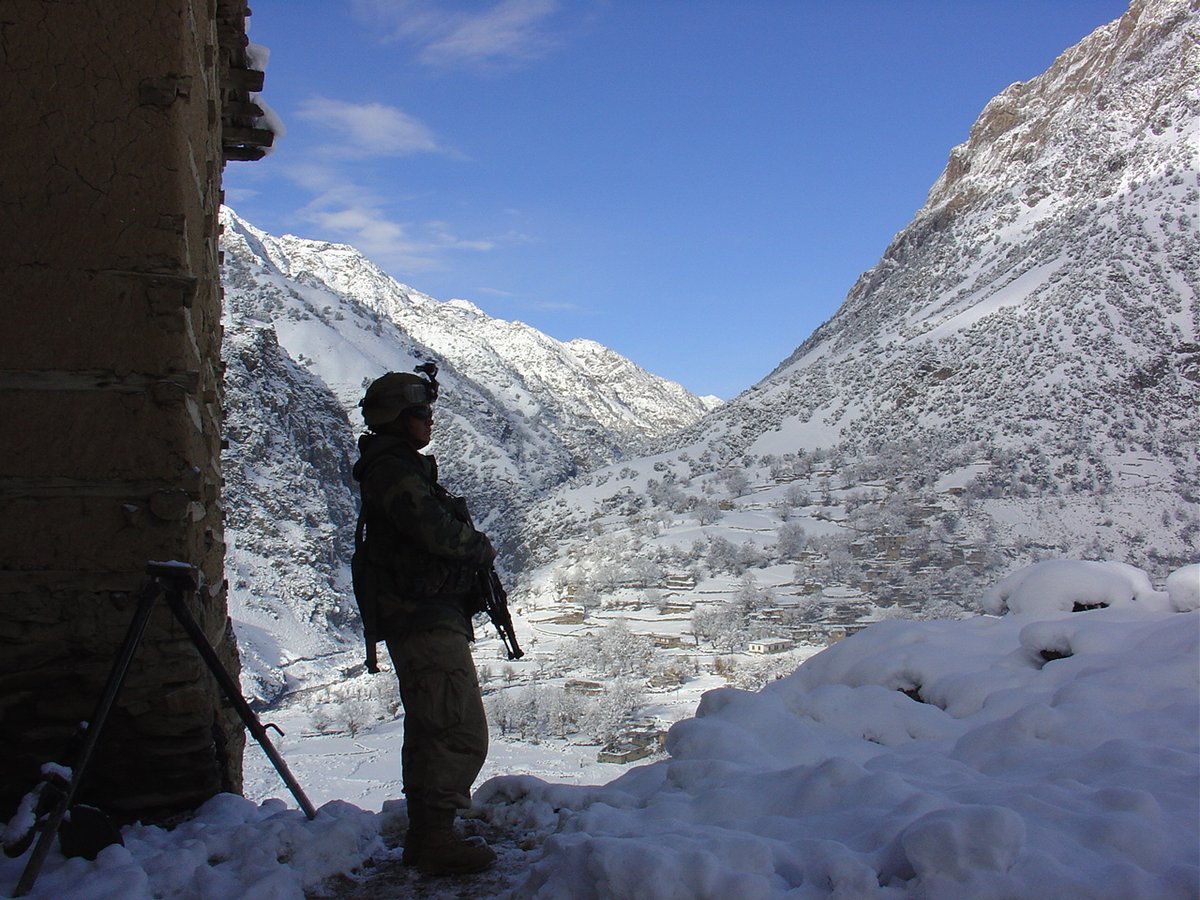 While 2-22 trekked up the Waygal, 1/75 Ranger battalion flew out to the Kantiwa valley much deeper up the Pech, where few US troops would go again.1/75 was expecting a fight but didn't get one. They wound up staying at a fort belonging to the family of their target, Haji Ghafor