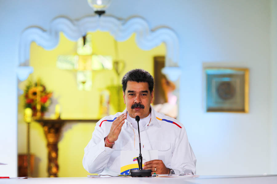 RedRadioVe's tweet photo. Presidente @NicolasMaduro: ¿Dónde se contagia la gente? En las rumbas, en los restaurantes, en los cumpleaños. Para todo esto sobrará tiempo, por ahora cuidemos la vida. https://t.co/KkCA3pVvZm