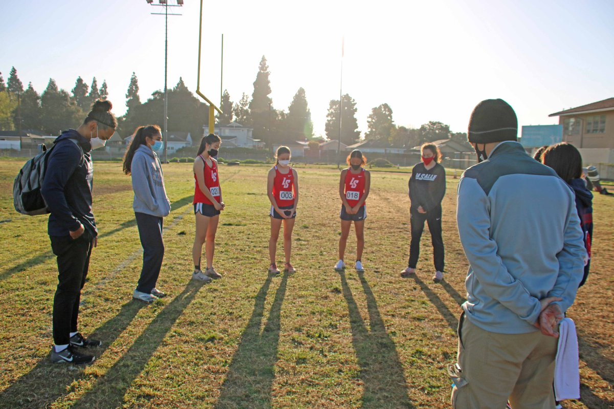 LaSalleLancers's tweet image. Congratulations to the girls cross country team for being crowned the 2021 (Spring) Camino Real League Champions after their 21-37 win over St. Anthony on Saturday!  Great job Lancers!! @SGVNSports @James_Escarcega  @LaSallePas