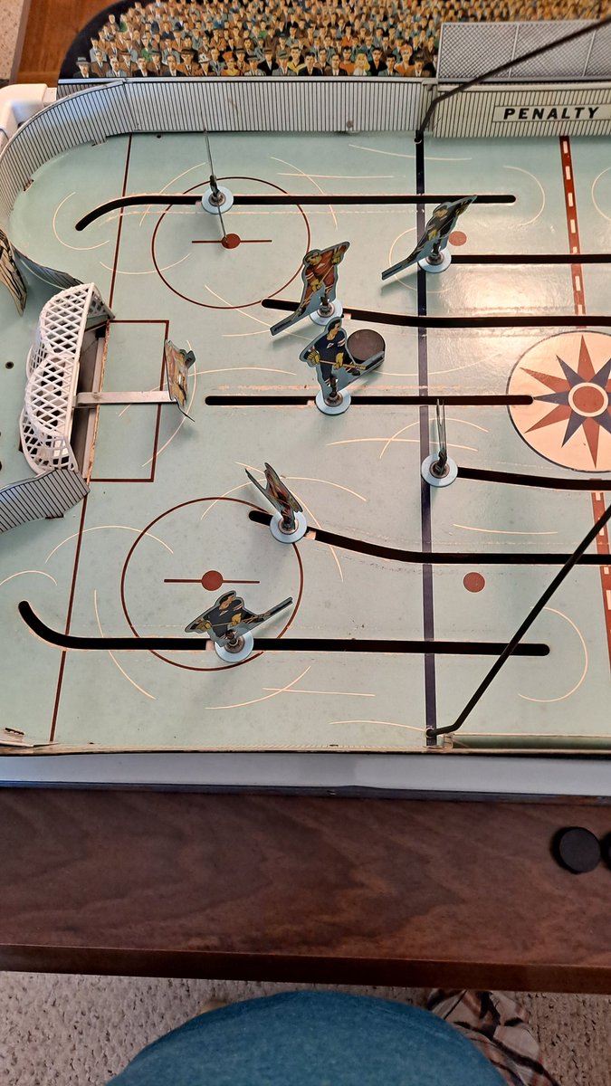 TableHockeyHub's tweet photo. One of my personal favorites: the hulking artistry of Gotham G-1600. One of the sturdiest games from the 60s topped off with one of the most fragile scoretowers ever produced. The striking Art Deco style box can't be beat #tablehockey #gotham #rodhockey https://t.co/fQKEYk19c1