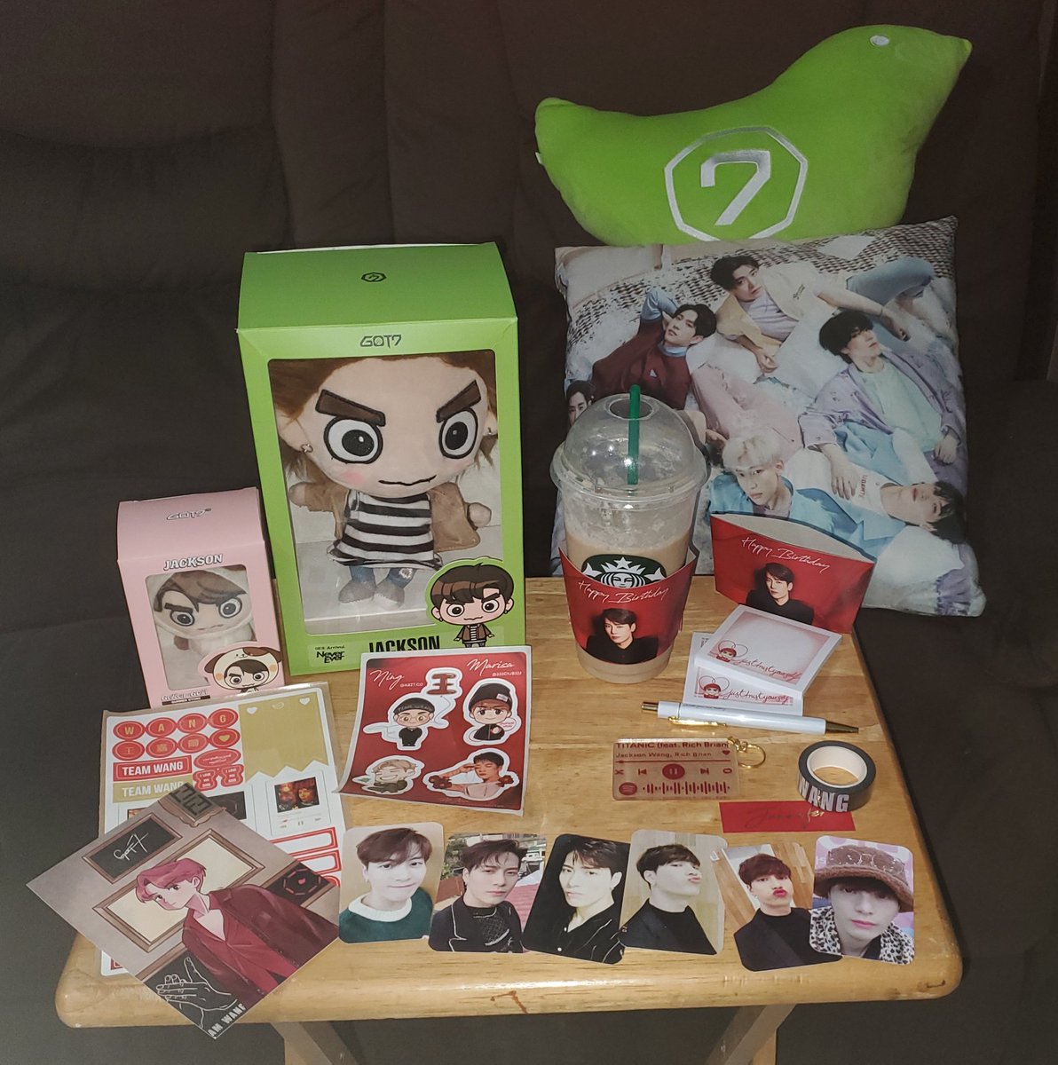 Jenny0119Lopez's tweet photo. @GOT7inOAK Happy Birthday @JacksonWang852 
 🎂🎉👑
#BoundToJackson_GA 
#KingJacksonDay 
#JacksonNeverAlone 

@GOT7inOAK thank you for the event! Thanks for designing such beautiful sleeves 💚 https://t.co/zLYFOVi900 https://t.co/21ulc4KFPi