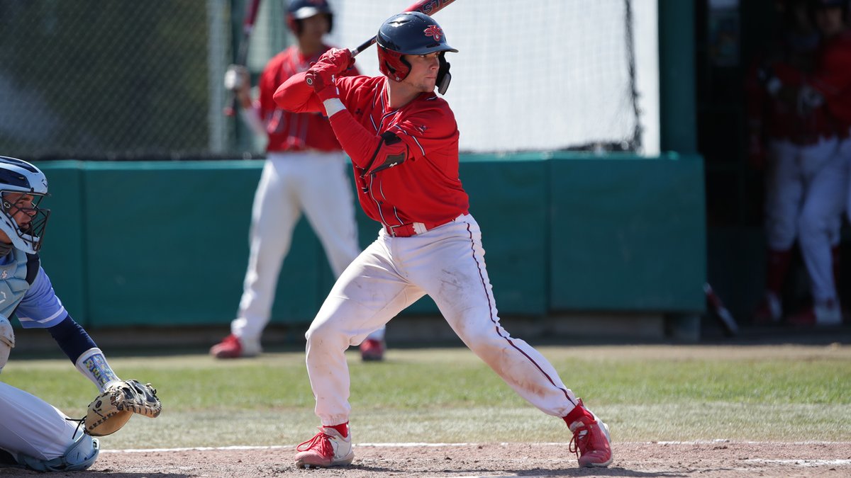 Getaway day success! SMC takes the final game over Pepperdine 3-2 thanks to a home run from JC Santini and a two-run single from Blake Mann, all in the 4th inning! #GaelsRise

Full recap ⬇️
smcgaels.com/news/2021/3/28…