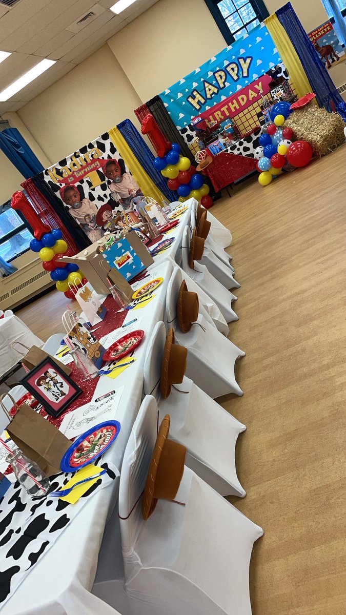 simplynej_'s tweet photo. #HERssentials ✨❤️
event planning 
follow my business on instagram 
@herssentials_ https://t.co/pDMVCfRzM0