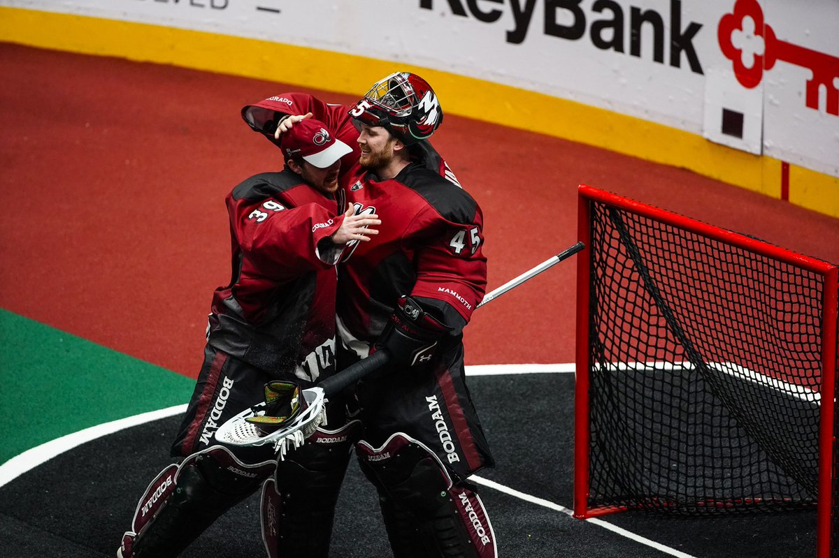 stevefryer39's tweet photo. Wishing my favourite left handed goalie @DillWard37 a happy birthday today! I’m sure you had quite a #SundayFunday #DillyDeep #GoalieUnion #Deep https://t.co/RHwgYa4VOd