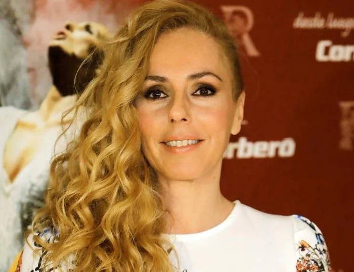 ValeComenta's tweet image. ¿A quién apoyáis?
Rt🔁 AD
Fav❤️ Rocío Carrasco
#RocíoVerdad2