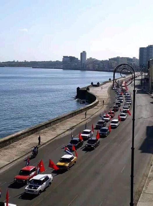 maguyzamo_Cuba's tweet photo. Hermoso día cargado de solidaridad contra una política injusta #CaravanaMundialVsBloqueo #PuentesDeAmor   #NoMasBloqueo #UnblockCuba @ACN_Cuba @Gg_2014Sandra @Guajiritasoy https://t.co/hdOvnDMYg0