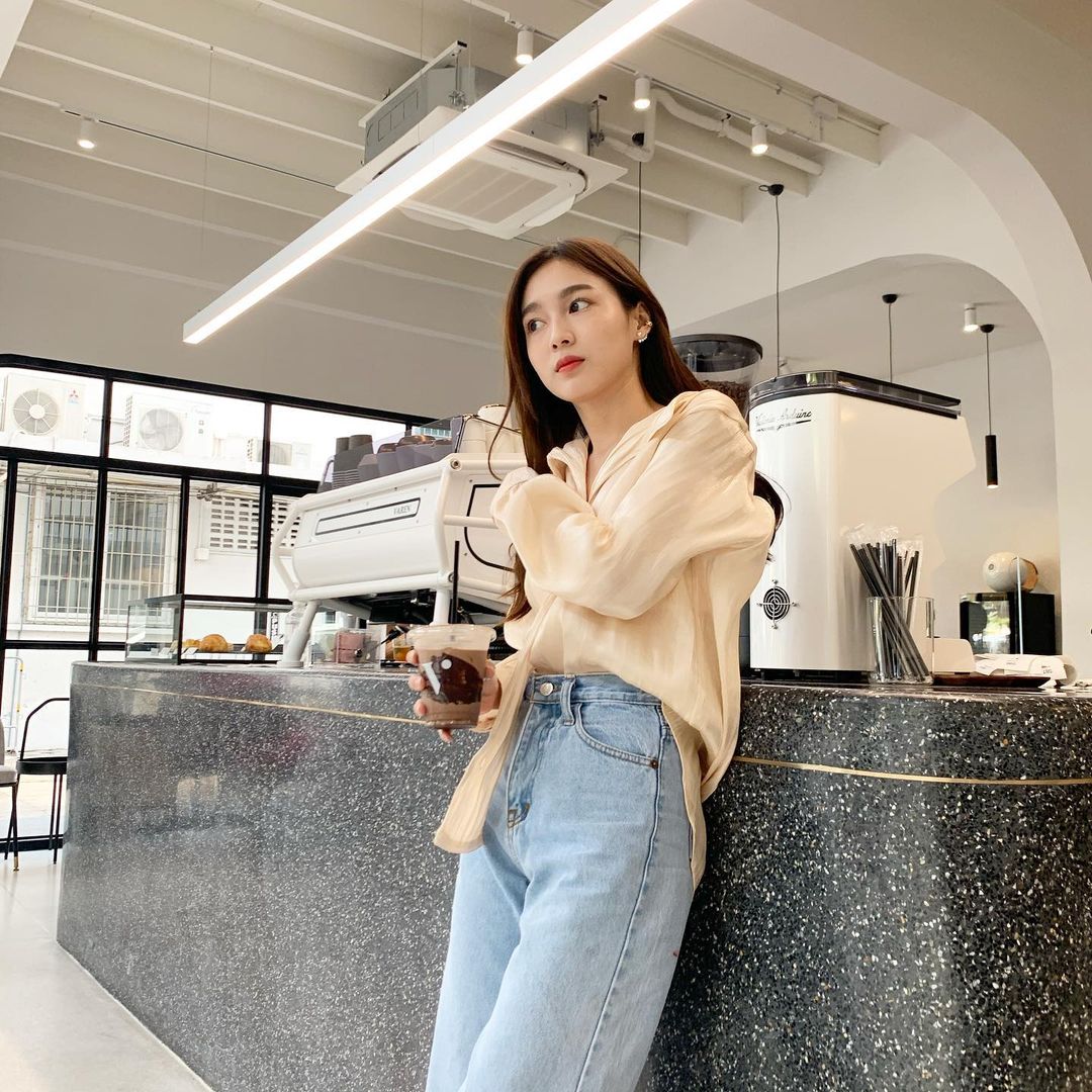 hourlyloverrukk's tweet photo. i was walking away but she's so beautiful it made me stay 💘 https://t.co/SZg5NjKkLl