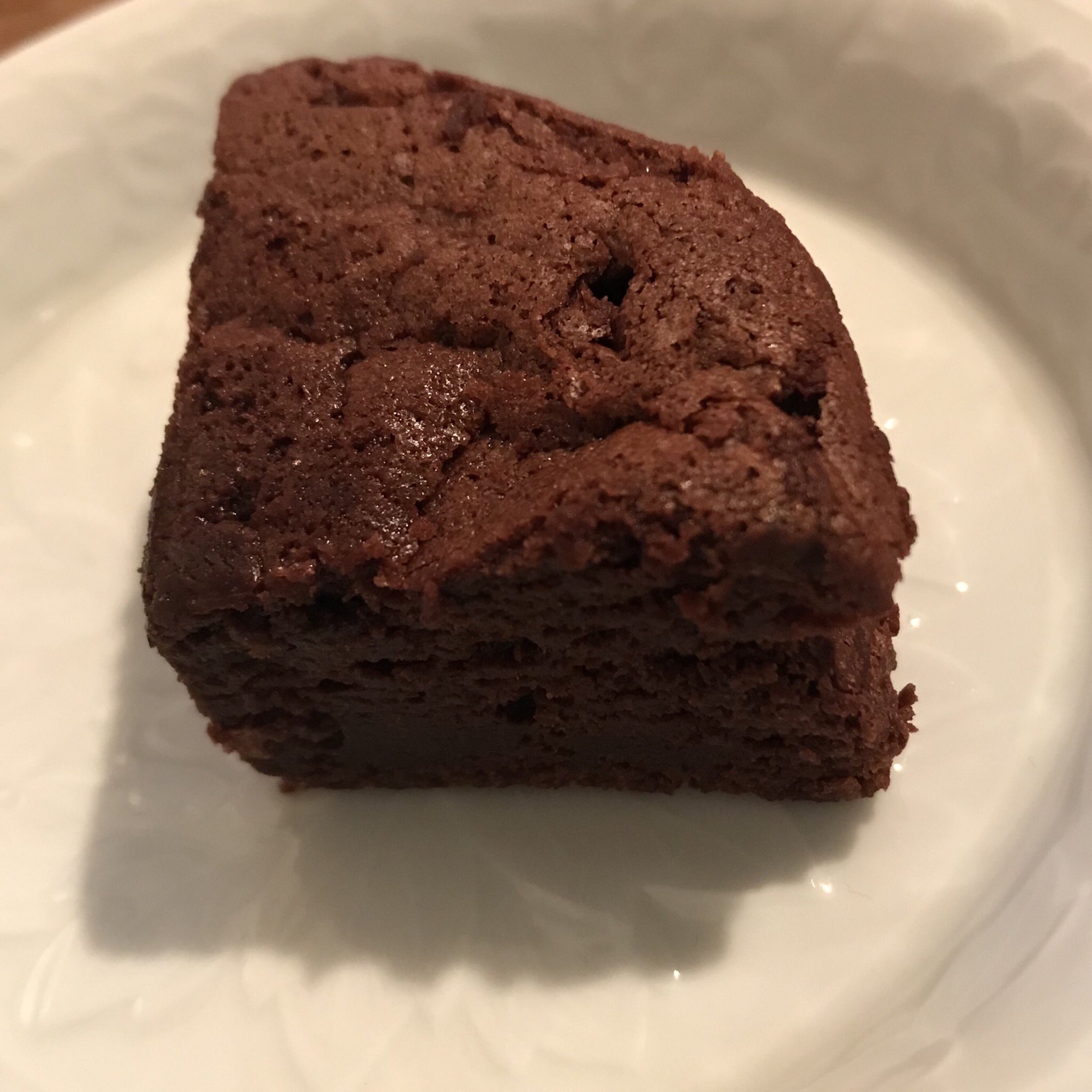 食べる子 ルスルス 東麻布 ケーキ お菓子 焼き菓子 焼きショコラ ガトーショコラ お持ち帰り 木 金 土だけ開店するお菓子屋さん ルスルス 東麻布店 久しぶりに伺って焼き菓子をいろいろ購入 小ぶりだけど濃厚で美味しい T Co