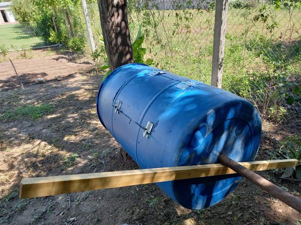 ILove_Oaxaca's tweet image. #Compostera giratoria para reducir residuos orgánicos; trabajo recién terminado.

Cambiemos de chip ♻️♻️ 

@Revista_mujeres @urbanosoax @eduarbike