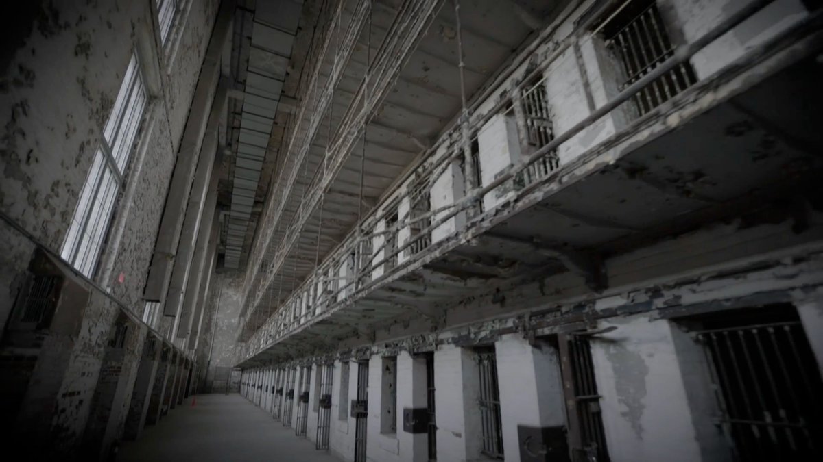 viverswong's tweet photo. I started “Mysteries of the Abandoned” (Discovery channel) thinking I can space out on some drosscape porn. But it’s sensationalized reality television disguised as archaeology of the abandoned, which I didn’t think was possible for landscape/architecture. https://t.co/VUXXvJOY7X