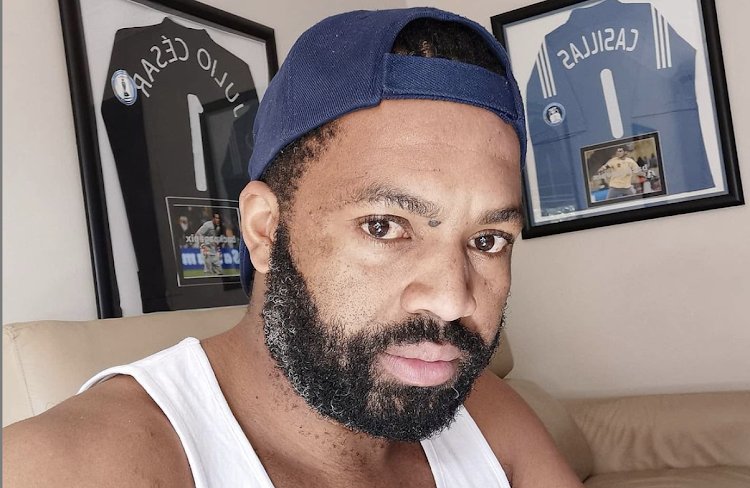 0zymandias001's tweet photo. Still got at least 7 seasons in him... #Only33 Khune https://t.co/OQgQVljWTA