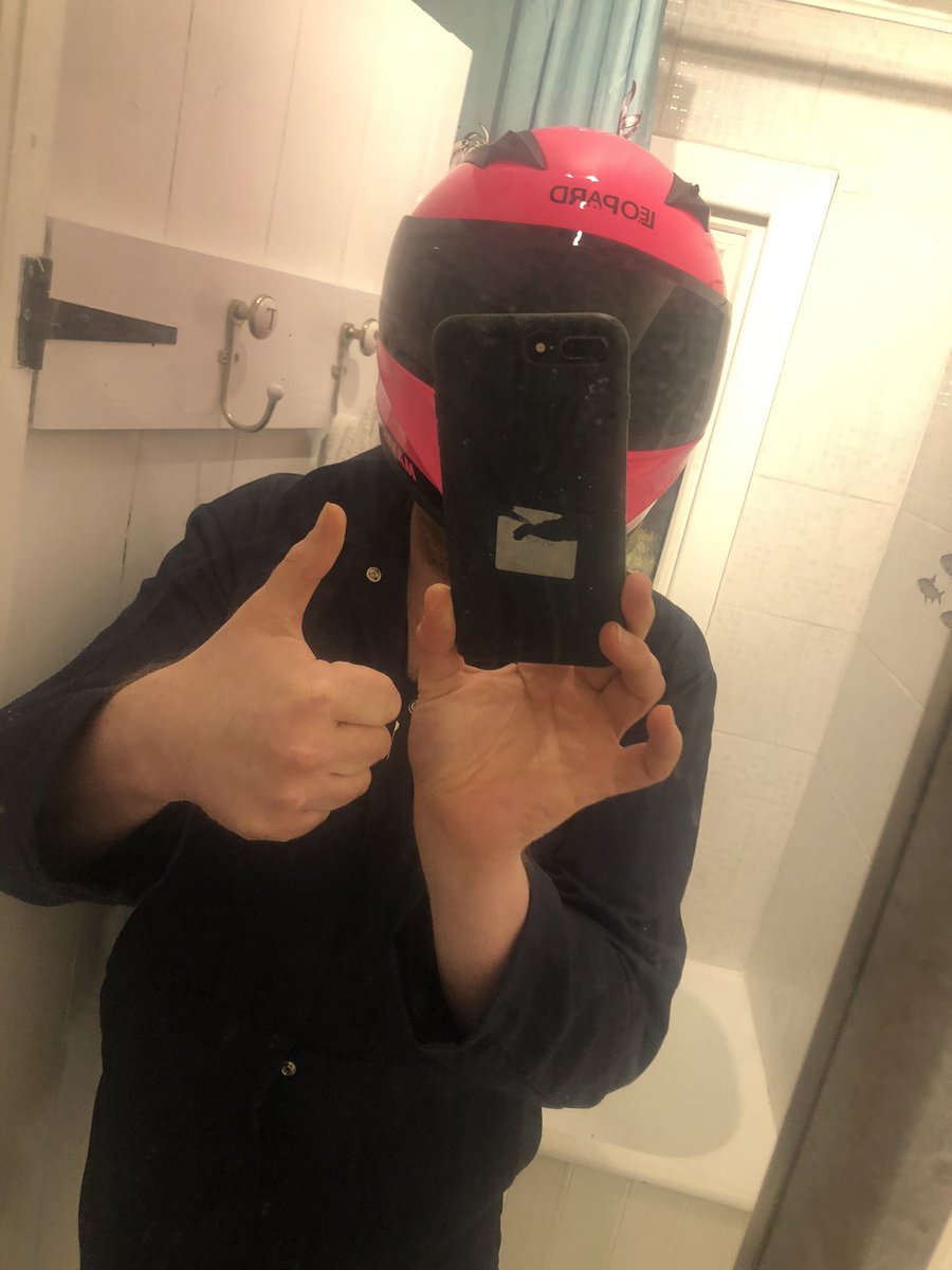 BarryWelshXXX's tweet photo. Diolch i chi fechgyn sugno ceiliog Caerdydd 3 collabs wedi'u bwcio eisoes! Yn daclus! 👍🔥😜🍆🏴󠁧󠁢󠁷󠁬󠁳󠁿😂💦 #collabs #welshy #whichgears #pinkhelmet https://t.co/Bjo5EREmAU