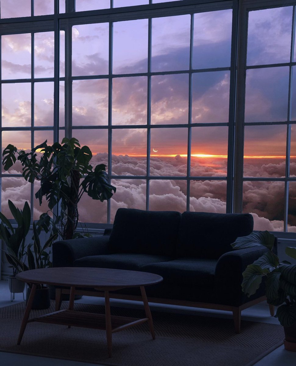 Jenchy_'s tweet photo. What song would you listen to in here? https://t.co/deSrmqGQR1