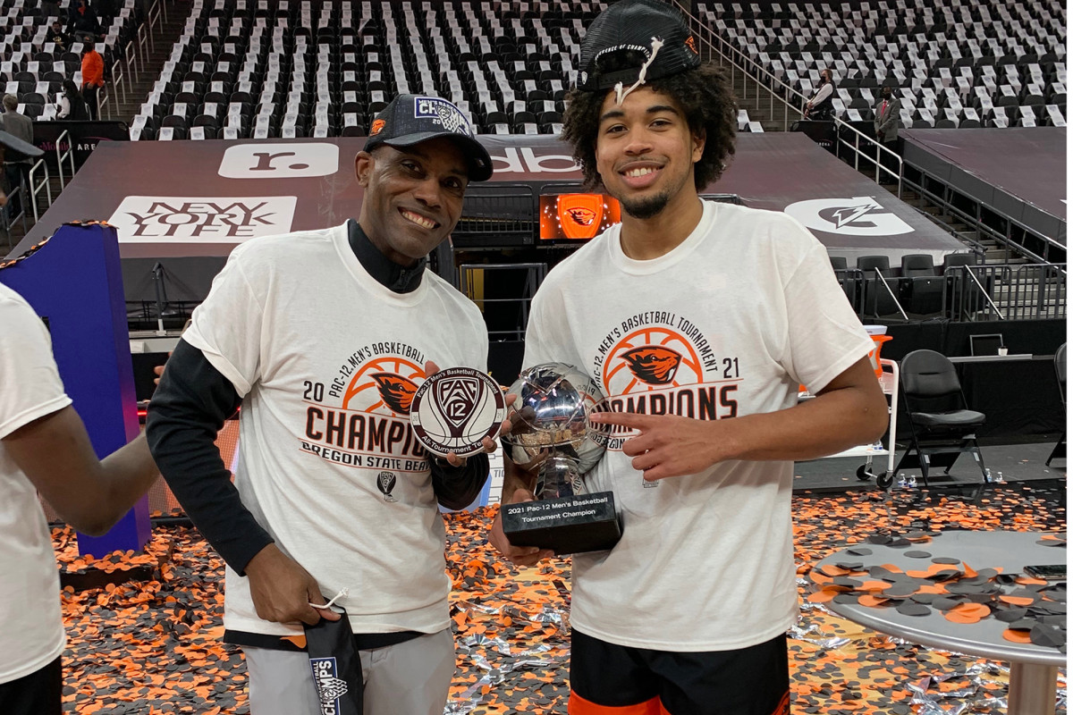Oregon State's Ethan Thompson sharing run with dad who knows March Madness success