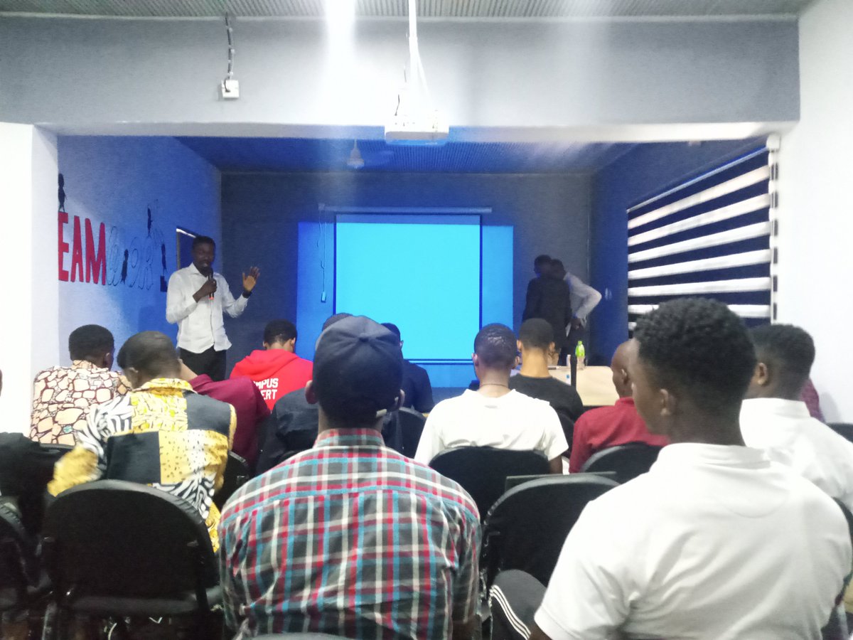 gdsc_fuo's tweet photo. ICONIC IO was a huge success, students were transported from the campus to the company where it was hosted.  #AI, #VirtualReality @AgilityCMS #MixedReality #webdevelopment
@auwalms @aniediudo @EricaKHanson @AI_Lift @Spellz49 @GideONyewuenyi @TinxStudio @Beveloper
@UcheAzubuko https://t.co/oqAqNytrc7