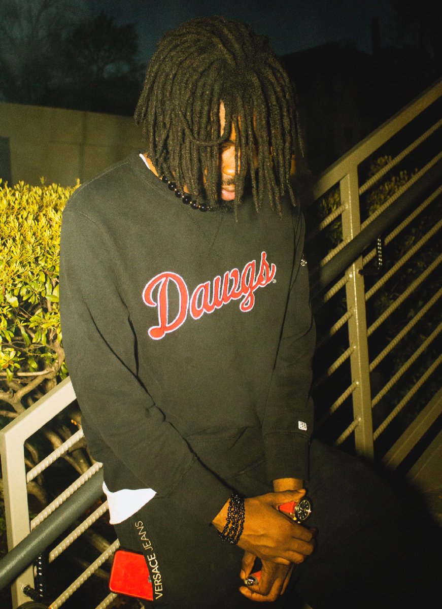 buddhaFR's tweet photo. Baby Ion follow trends cause Ima trending topic 🖤💫 https://t.co/9ElLnhMMp0 https://t.co/Gxnjmn4mj6
