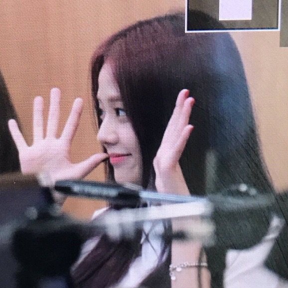 super_manoban's tweet photo. I LOVE YOU, WE LOVE YOU. WE WILL ALWAYS SUPPORT YOU

FOREVER WITH JISOO https://t.co/2LYFmLdgOG