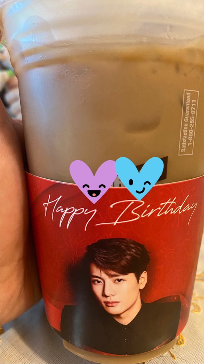 24briza's tweet photo. @GOT7inOAK first thanks to you guys from creating such a beautiful cup sleeve. Second happy birthday to a person that has such a sweet soul. Jackson thank you for being yourself and love you 💕
#JacksonWang #BoundToJackson #BoundToJackson_GA https://t.co/7ZNcRvBoaj