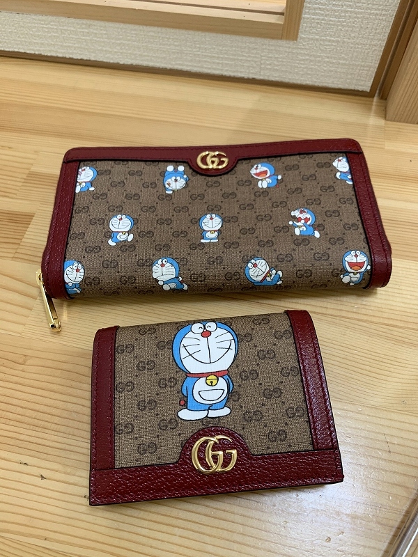 新品新作 Gucci ドラえもん コラボ 長財布 カードケースを買取入荷 人気完売の商品を店頭販売中です 福井県 福井市 質 21 03 29 質セブン