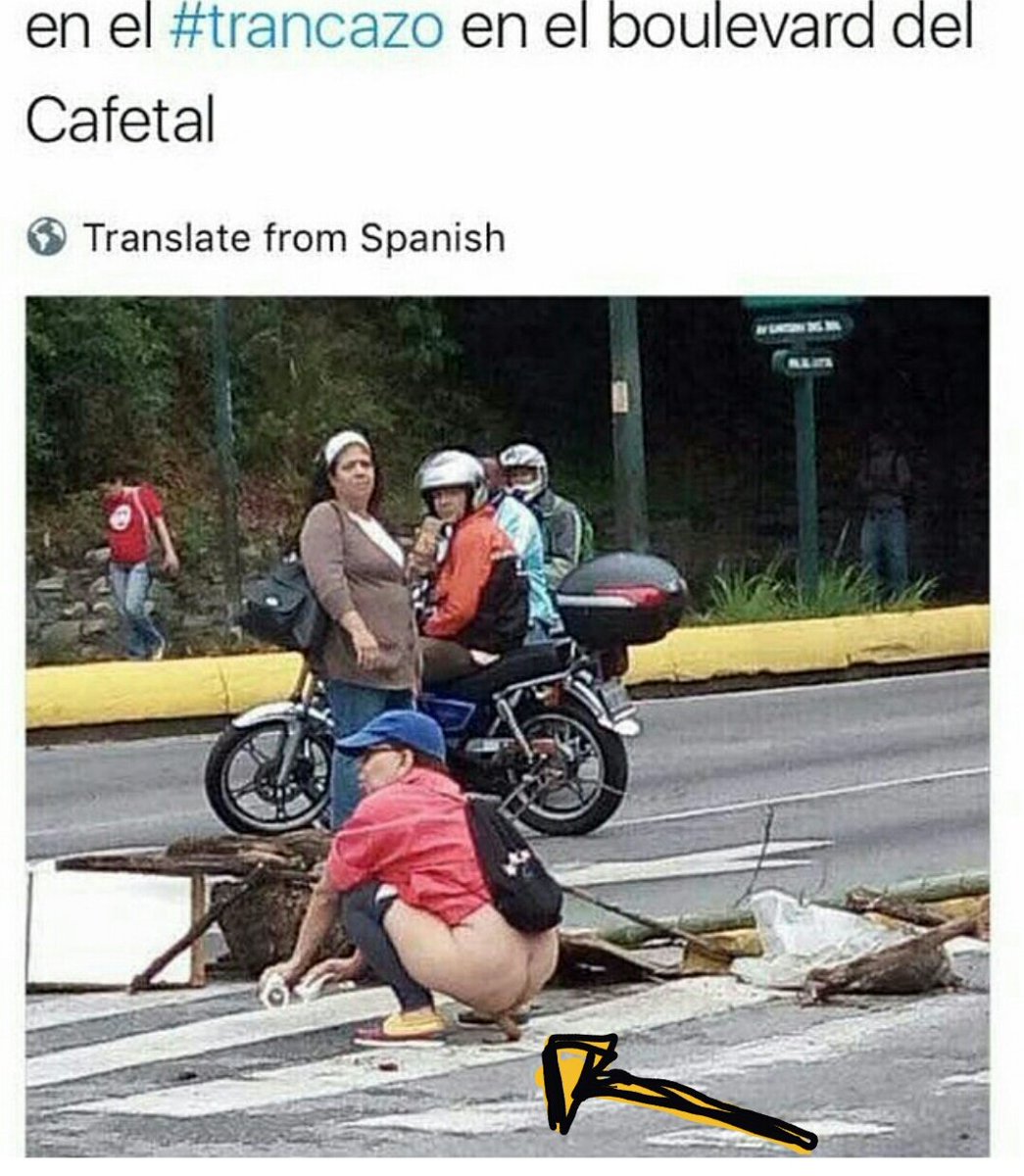 silvaubv's tweet photo. @AlexGuns2020 @nawseas Mal defecado eres tú, pues a los ESCUÁLIDOS no los paren desde el vientre materno sino que son defecados por letrinas con dos patas. A las criaturas de tu especie les gusta bañarsen en el río Guaire, comer puputov y tener por dios a un rollo de papel tualé. Ergo, ESCUÁLIDO = 💩. https://t.co/H03uOjZgjU