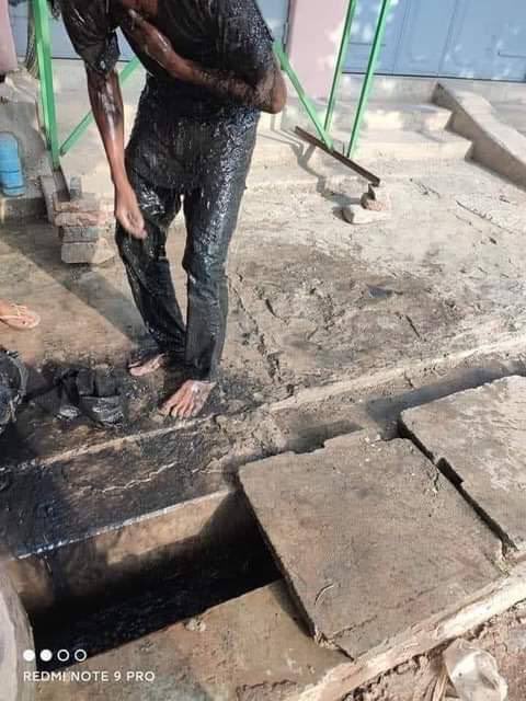 A historic image of protester during Myanmar political crisis 2021. Pic was taken when a protester was escaped from Military gunmen. He had to hide in a drainage as Myanmar Junta's committing shooting spree.

MANSLAUGHTER JUNTA
#Mar29Coup
#WhatsHappeningInMyanmar